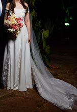 Load image into Gallery viewer, Alexandra Grecco &#39;Split sizing Top 2 / Bottom 4&#39; wedding dress size-02 PREOWNED
