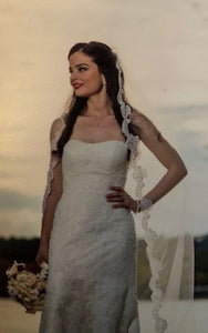  Demetrios 'Ilissa 900 RN 98249' size 2 used wedding dress front view on bride