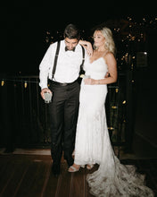 Load image into Gallery viewer, Grace Loves Lace &#39;Clo Rose&#39; wedding dress size-04 PREOWNED
