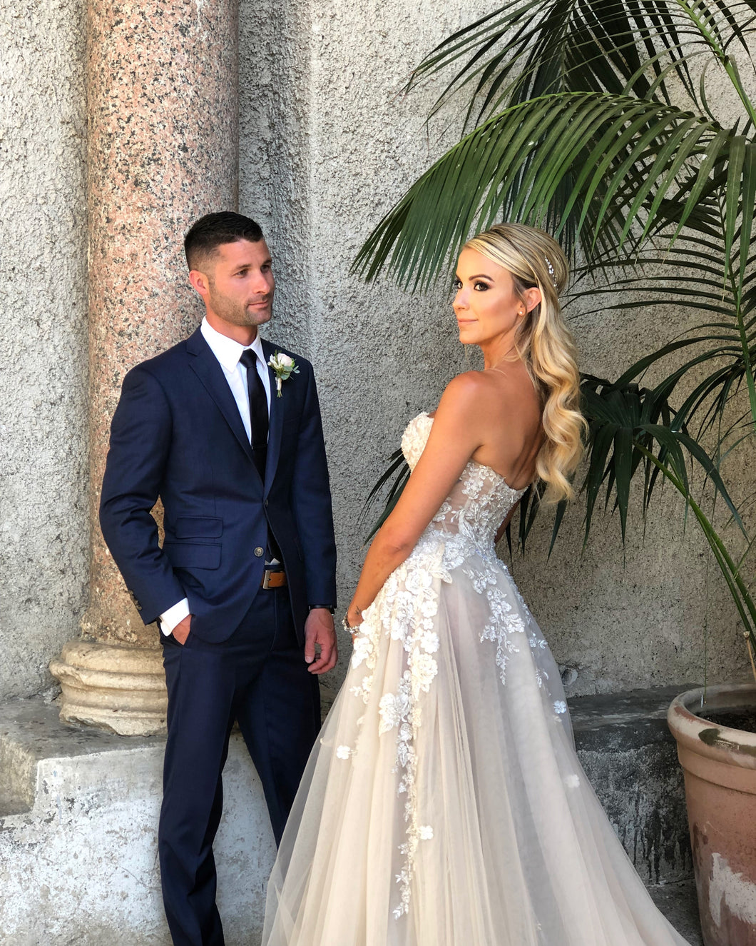 Galia Lahav 'Gia' size 0 use wedding dress side view on bride