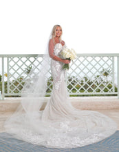 Load image into Gallery viewer, BERTA &#39;19-110&#39; wedding dress size-02 PREOWNED
