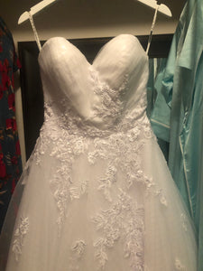 Mia Solano 'Phoenix' size 4 used wedding dress front view close up