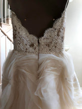 Load image into Gallery viewer, Lazaro &#39;3862 Rita&#39; wedding dress size-06 PREOWNED
