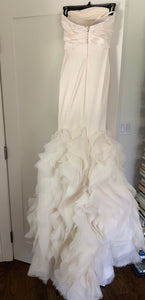 Vera Wang 'Ethel-Ivory' size 2 used wedding dress back view on hanger