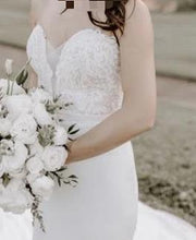 Load image into Gallery viewer, Calle Blanche &#39;Krysta 8229&#39; size 2 used wedding dress front view on bride
