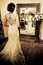 Load image into Gallery viewer, Allure Bridals &#39;9160&#39; wedding dress size-02 PREOWNED
