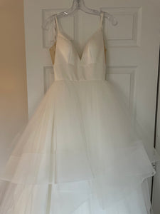 Calla Blanche 'L'Amour LA8223' wedding dress size-02 NEW