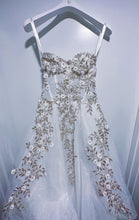 Load image into Gallery viewer, Galia lahav &#39;Aelin/NB-37&#39; wedding dress size-04 PREOWNED

