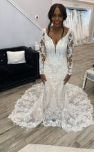 Load image into Gallery viewer, Sottero and Midgley &#39;1221SS355&#39; wedding dress size-16 PREOWNED
