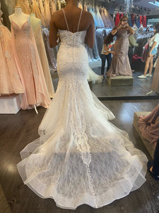 Allure Bridals '9601' wedding dress size-06 NEW