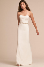 Load image into Gallery viewer, BHLDN &#39;Paige&#39; size 6 new wedding dress front view on model
