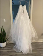 Load image into Gallery viewer, W1 &#39;851106ANA&#39; wedding dress size-04 NEW
