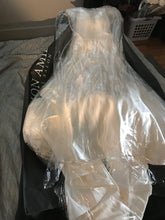 Load image into Gallery viewer, Moonlight &#39;J6503&#39; size 4 used wedding dress in bag
