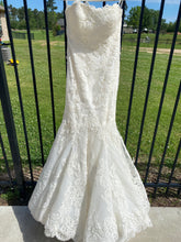 Load image into Gallery viewer, Enzoani &#39;Dakota&#39; wedding dress size-02 PREOWNED
