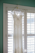 Load image into Gallery viewer, aire barcelona &#39;N/A&#39; wedding dress size-04 PREOWNED
