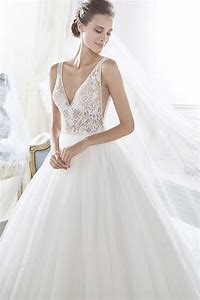 Nicole Spose 'Niab18009' size 4 new wedding dress front view on model