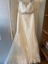 Load image into Gallery viewer, Mori Lee &#39;Mori lee&#39; wedding dress size-12 NEW
