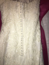 Load image into Gallery viewer, Enzoani &#39;Dakota&#39; size 8 new wedding dress back view close up

