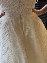 Load image into Gallery viewer, Lazaro &#39;Cheyenne Style 32105&#39; wedding dress size-04 NEW
