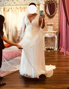Studio Levana 'Jilia' wedding dress size-22 NEW