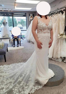 Enzoani 'Malia' wedding dress size-06 NEW