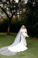 Load image into Gallery viewer, Chosen by Kyha &#39;Sadie&#39; wedding dress size-10 PREOWNED
