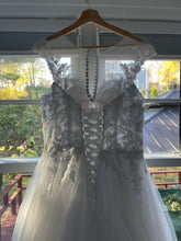 Load image into Gallery viewer, Adrienn Braun Couture &#39;LD29&#39; wedding dress size-12 NEW
