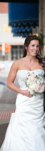 Monique Lhuillier 'Meringue Corset /Magical Trumpet Skirt' size 10 used wedding dress front view on bride