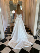 Load image into Gallery viewer, Jenny Yoo &#39;Brynn&#39; wedding dress size-04 NEW
