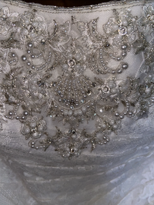David's Bridal 'Yp3344' wedding dress size-10 PREOWNED