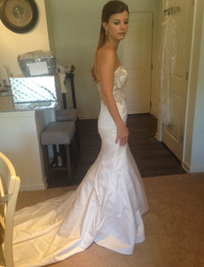 Alvina Valenta '9660' wedding dress size-02 PREOWNED