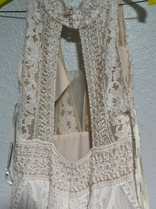 Chic Nostalgia 'echo' wedding dress size-12 PREOWNED