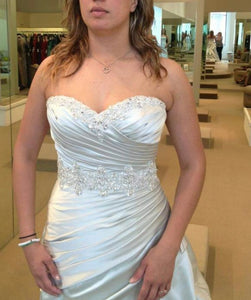 Demetrios 'Unknown' wedding dress size-04 PREOWNED