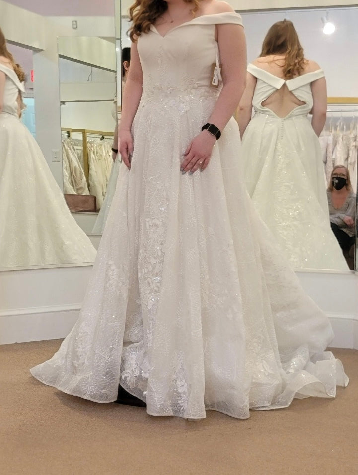 Celebration Bridal 'Custom ' wedding dress size-10 NEW