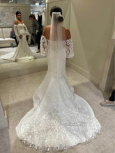 Load image into Gallery viewer, All Who Wander &#39;#BRIAR-SLV&#39; wedding dress size-06 NEW
