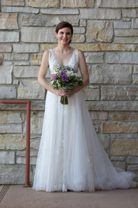 Rebecca Ingram 'Raelynn' wedding dress size-06 PREOWNED