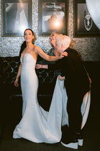 Load image into Gallery viewer, Alyne &#39;By Rita Vinieris - Winsor &#39; wedding dress size-00 PREOWNED
