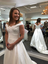 Load image into Gallery viewer, Venus &#39;AT4702X&#39; wedding dress size-06 NEW
