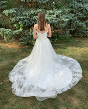 Load image into Gallery viewer, Beccar &#39;Paloma Beccar&#39; wedding dress size-02 NEW
