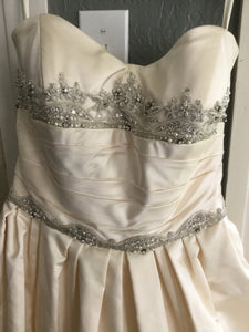 Priscilla of Boston 'Strapless Beauty' wedding dress size-00 PREOWNED