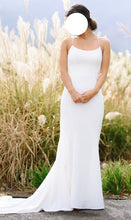Load image into Gallery viewer, BHLDN &#39;Dimanche&#39; wedding dress size-00 PREOWNED
