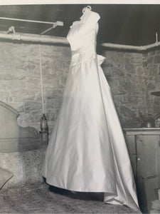 Vera Wang 'VW Bridal Collection 11402' wedding dress size-04 PREOWNED