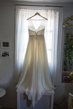 Load image into Gallery viewer, Sarah Seven &#39;Mademoiselle&#39; - Sarah Seven - Nearly Newlywed Bridal Boutique - 3
