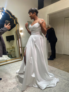 Designer Boutique 'Santiago' wedding dress size-14 NEW