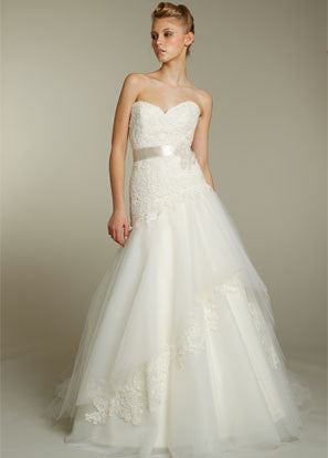 Alvina Valenta AV9162 Lace & Tulle Wedding Dress - Alvina Valenta - Nearly Newlywed Bridal Boutique - 1