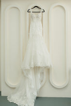 Load image into Gallery viewer, Essense of Australia &#39;D2642&#39; wedding dress size-04 PREOWNED
