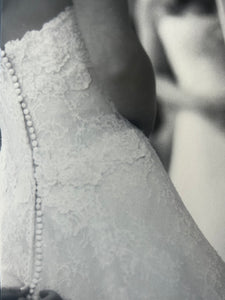 Vera Wang 'Lacey' wedding dress size-06 PREOWNED