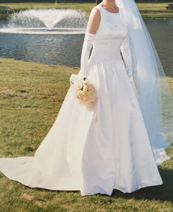 Amsale 'Agey ' wedding dress size-08 PREOWNED