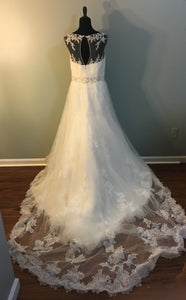 La Sposa 'Mecenas' size 10 used wedding dress back view on mannequin