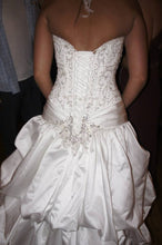 Load image into Gallery viewer, Maggie Sottero &#39;Priscilla&#39; - Maggie Sottero - Nearly Newlywed Bridal Boutique - 2
